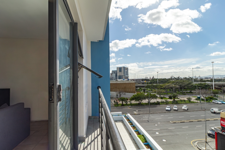 1 Bedroom Property for Sale in Zonnebloem Western Cape
